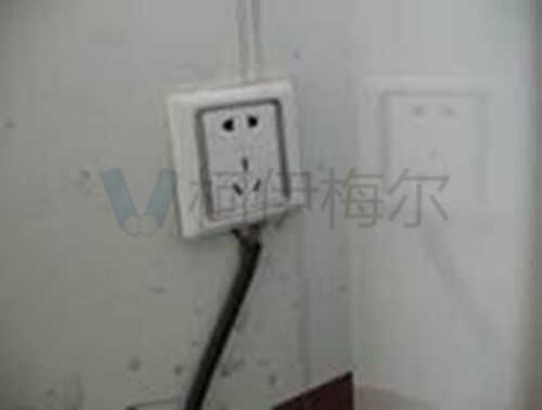電源線直接與房間供電相連，電流過大發(fā)熱存安全隱患